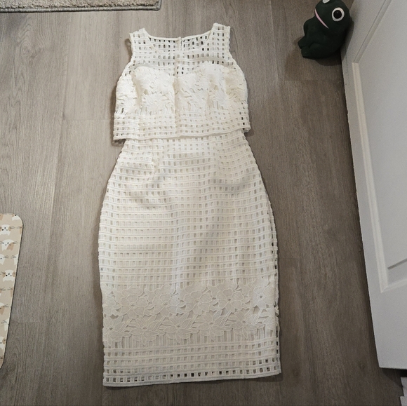 Guess Dresses & Skirts - Guess White Sheer Floral Lattice Overlay Dress, SIZE 2